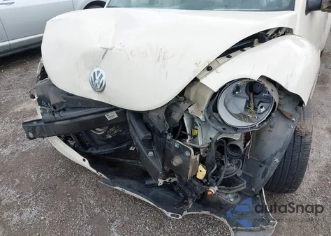 2005 Volkswagen New Beetle Gls 1.8T z USA, uszkodzony, nr VIN 3VWCD31Y75M306251